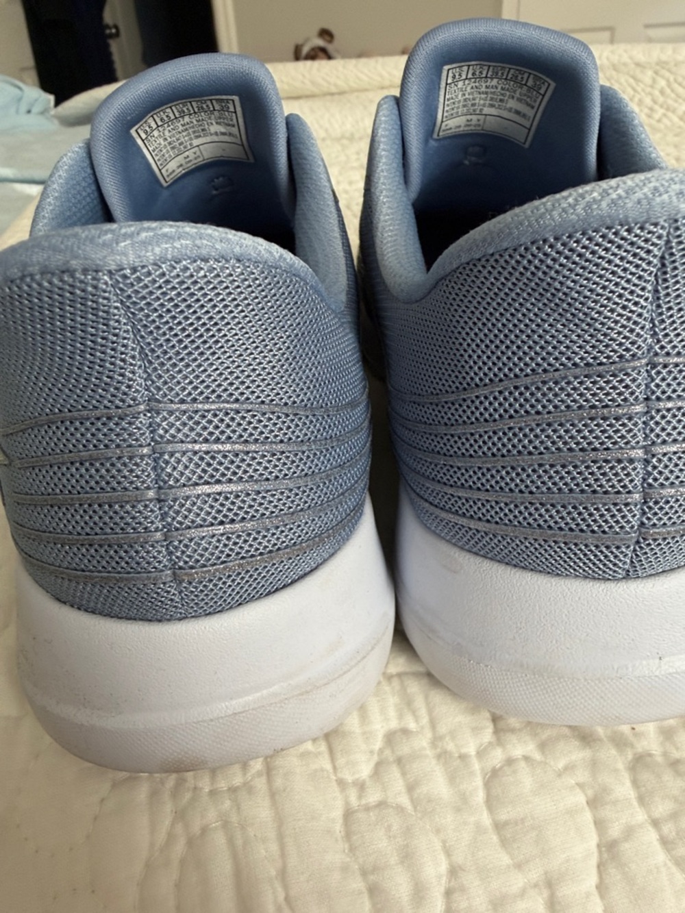 Skechers Slip-ins - Picture 3 of 6